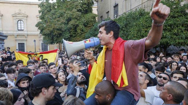 Vito Quiles interviene en la Universidad de Granada pese a no tener  autorización | Público