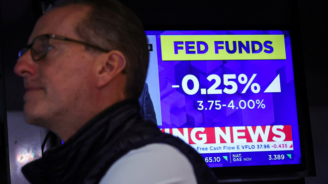 La Fed vuelve a bajar los tipos un cuarto de punto hasta el 3,75% | Público