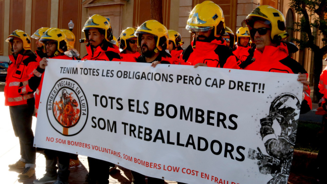 Más de 400 bomberos voluntarios catalanes se querellan contra la ...