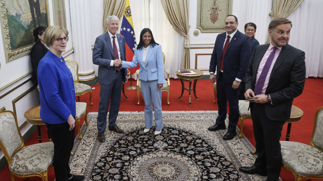 #Venezuela y EEUU llegan un acuerdo energético en la primera visita oficial a Caracas tras el secuestro de Maduro