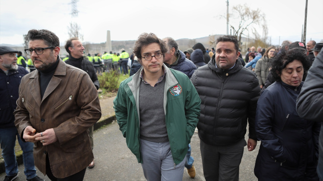 El PSOE presenta una queja ante la Mesa del Congreso en la que acusa de "fraude" en el voto telemático a #Figaredo (Vox)

✍️ Por @samumartinezr