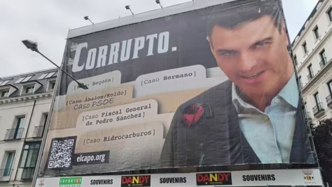 La jueza archiva la denuncia por la lona de Hazte Oír contra Sánchez al verla como crítica política