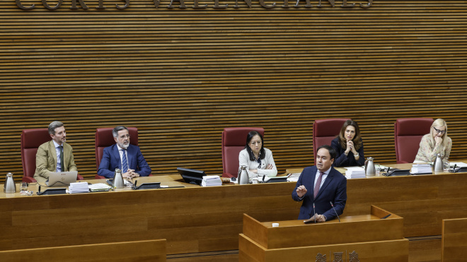 PP y Vox rechazan en Les Corts prorrogar la comisión de la DANA | Público