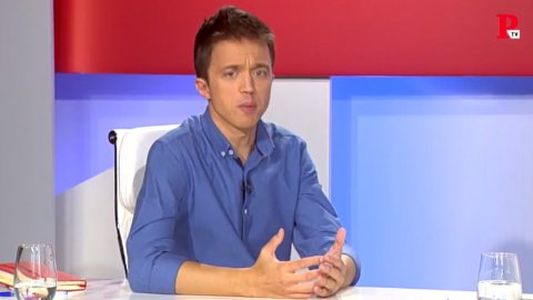 Iñigo Errejón en un momento de la entrevista a Público TV