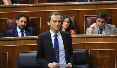 Imagen de archivo de Pedro Duque, ministro de Ciencia, Innovación y Universidades, en el Congreso. EFE