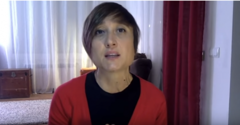 Captura del vídeo de denuncia de la diputada Marta Sibina | YOUTUBE