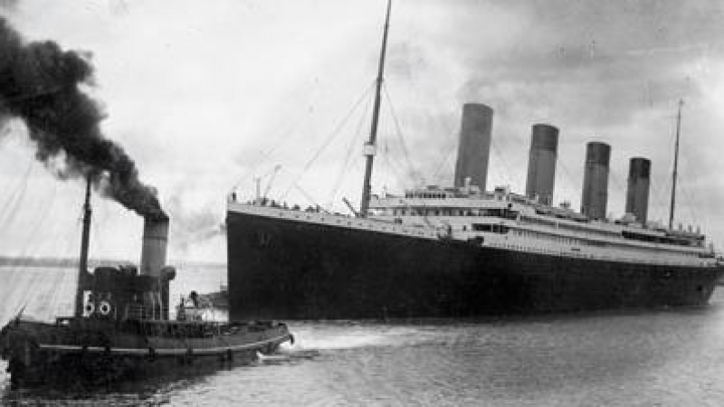 Fotografía, propiedad del Southampton City Council, del Titanic en el momento de zarpar de Southampton.