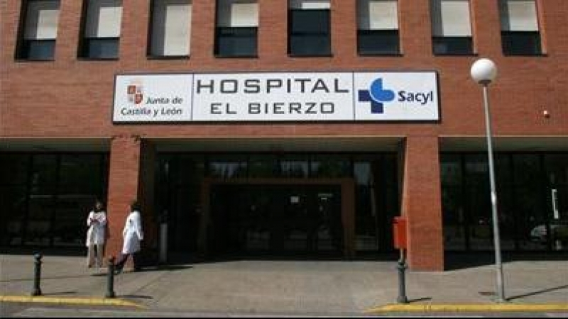Hospital del Bierzo, de Ponferrada, donde fue atendida la niña de 11 años embarazada. La investigación sobre su estado se centra en su entorno. EFE