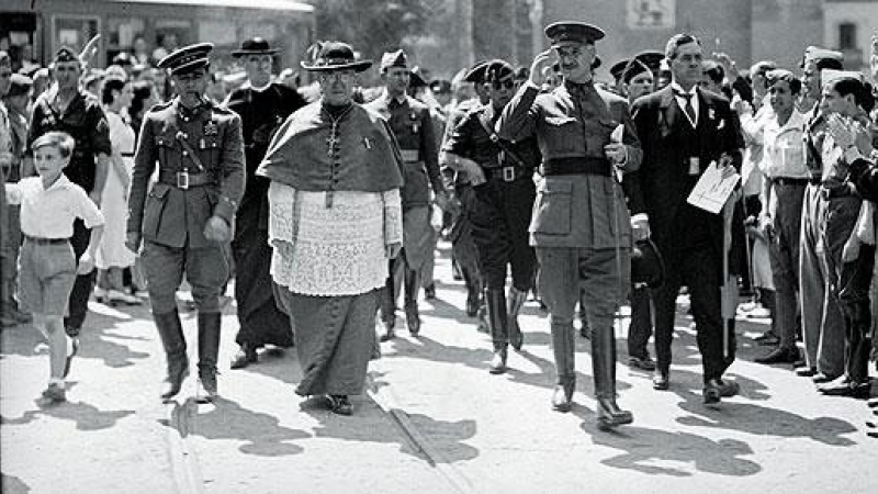 Una imagen histórica de Queipo de Llano en Sevilla.