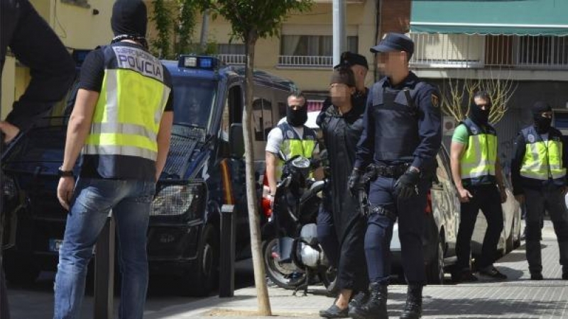 La Policía detiene en Murcia a dos prostitutas que captaban a jóvenes para ejercer la prostitución. Foto archivo EFE