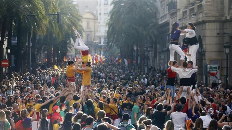 Manifestación convocada por Acció Cultural del País Valencia (ACPV) con motivo del 25 d'Abril bajo el lema 'Fem País Valencia'.- EFE/Kai Försterling