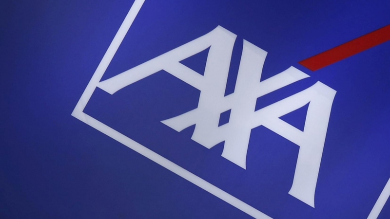 El logo de la asegura francesa Axa, en un edificio en Nanterre, cerca de Paris. REUTERS/Christian Hartmann