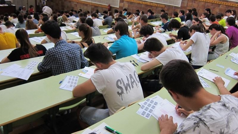 Exámenes de Selectividad en la Universidad de Zaragoza. / Europa Press