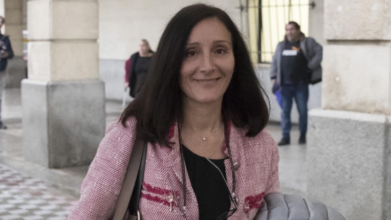 La juez María Núñez Bolaños a su salida de los Juzgados de Sevilla. EFE/Julio Muñoz