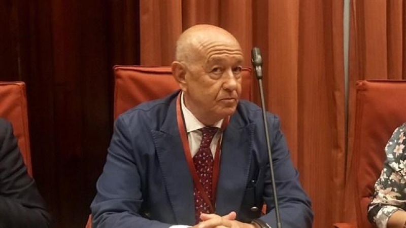 El exjefe de la Unidad de Asuntos Internos de la Policía, Marcelino Martín-Blas, durante su comparecencia ante la comisión de investigación del Parlament de Catalunya. EP