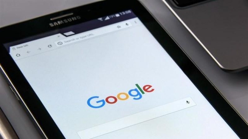 Google recibe 2,3 millones de peticiones de eliminación de URL de su buscador en tres años por el derecho al olvido.