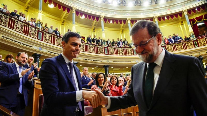 Mariano Rajoy felicita a Pedro Sánchez por la presidencia