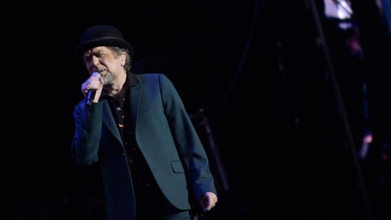 El cantante y compositor Joaquín Sabina durante el concierto que ofrece esta noche en Madrid. EFE/Víctor Lerena