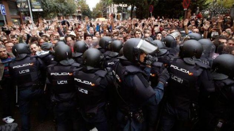Intervención policial del 1 de octubre en Catalunya. / EFE