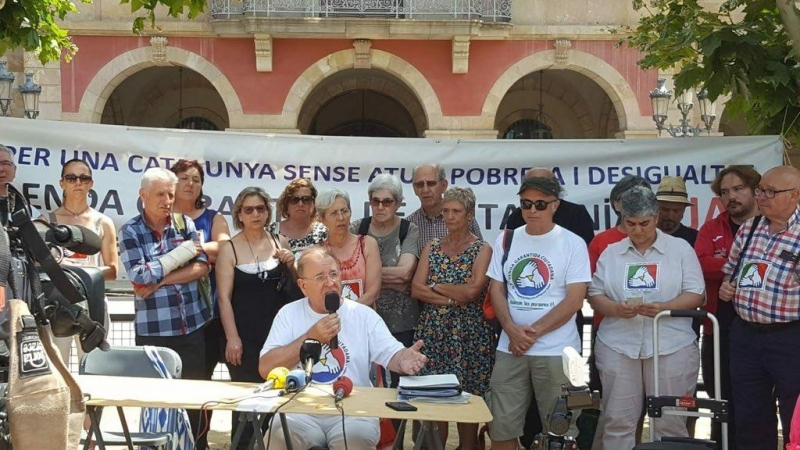 Acció de la plataforma per la Renda Garantida Ciutadana davant del Parlament, el passat 27 de juny. / Renda Garantida RGC.