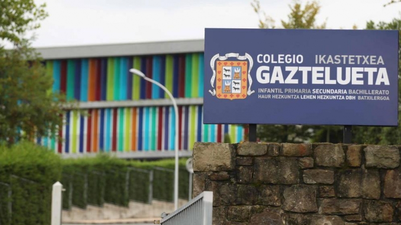 Entrada del colegio Gaztelueta de Leioa (Bizkaia). / EFE