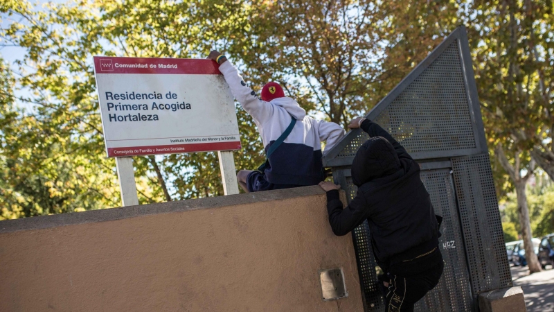 Menores migrantes en Madrid: Ayuso cerrará el centro de acogida de menores  de Casa de Campo y busca nueva ubicación | Público