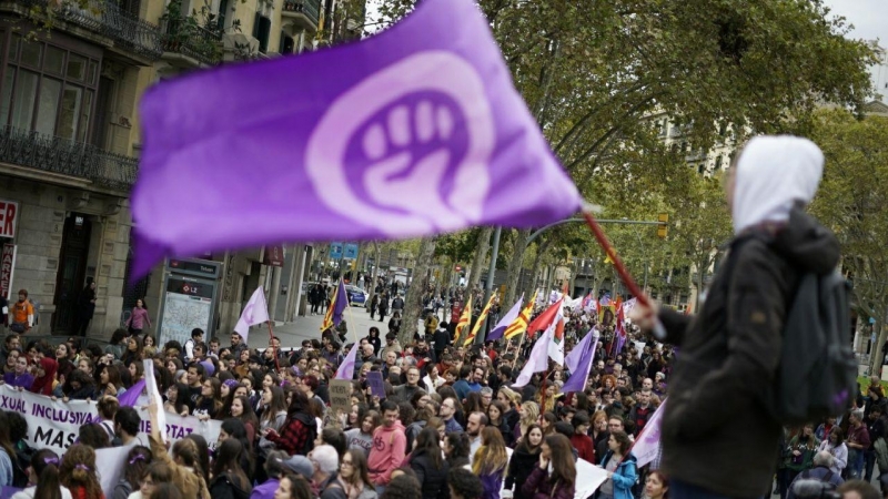 Manifestació contra la violència masclista a Barcelona aquest 25 de novembre. Joel Kashila