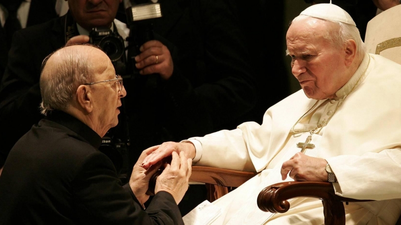 Juan Pablo II y Marcial Maciel el 30 de noviembre del 2004/REUTERS