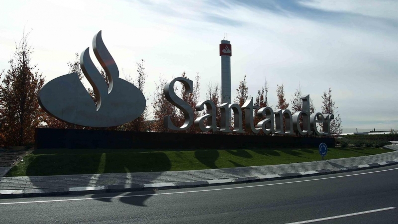 Entrada de la Ciudad Financiera del Banco Santander, en la localidad madrileña de Boadilla del Monte. E.P.