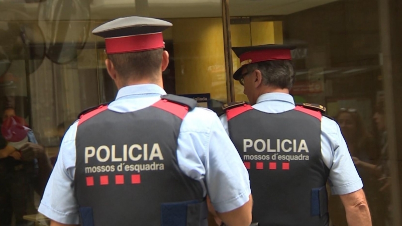 Imagen de archivo de dos agentes de los Mossos d'Esquadra | EP