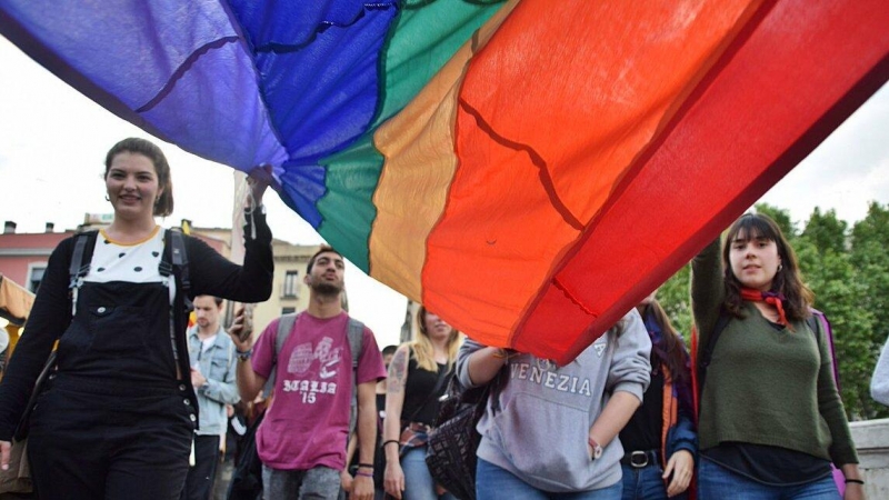 Manifestació pel dia contra la  LGTBIfòbia a Girona el 17 de maig de 2018. @CupGirona