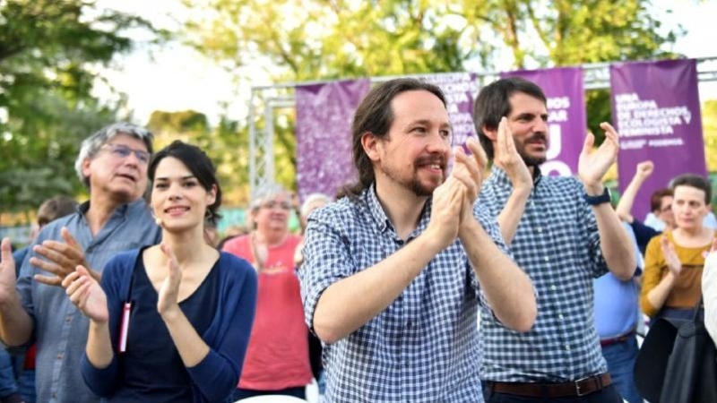 Pablo Iglesias e Isabel Serra durante el mitin central de campaña de las elecciones europeas / Podemos