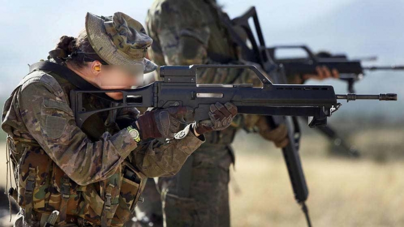Imagen de una mujer en el Ejército. EFE