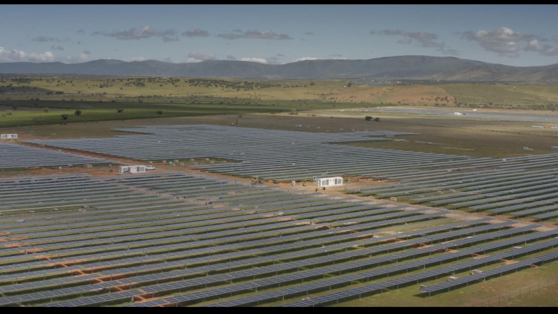 La energía que renueva los pueblos: Extremadura bulle con la energía solar