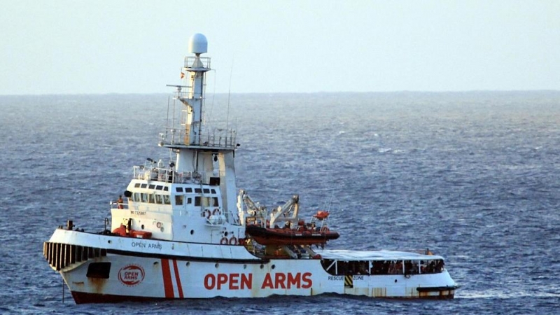 15/08/2019. El Open Arms frente a las costas de Lampedusa.  / EFE