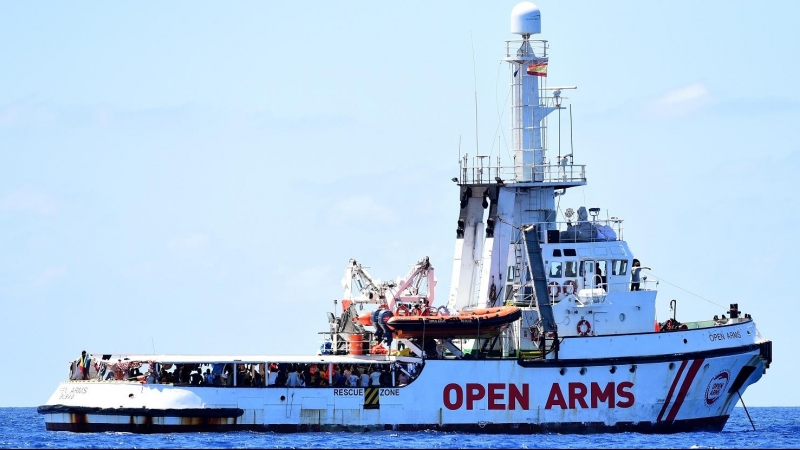 16/08/2019.- El barco humanitario español Open Arms con los 90 migrantes a bordo. REUTERS/Guglielmo Mangiapane