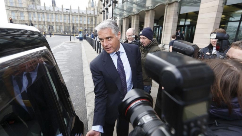 El banquero Andrea Orcel, en una foto de noviembre de 2012, cuando era directivo de UBS, tas declarar en el Parlamento británico por la manipulación del líbor y el euríbor. AFP/Justin Tallis