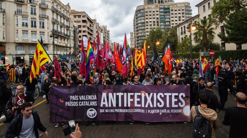 Manifestació de la Diada del País Valencià el 9 d'octubre de 2018 encapçalada per columnes antifeixistes. A.R