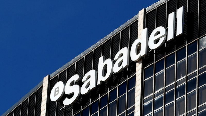 La sede del Banco de Sabadell en Barcelona. REUTERS/Yves Herman