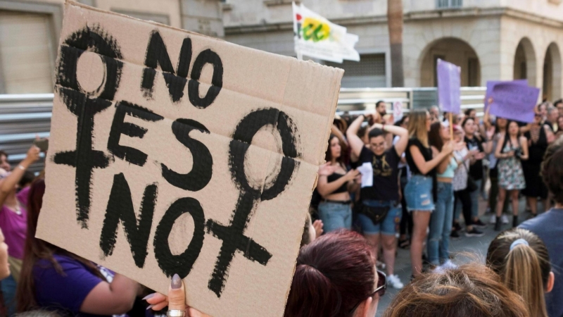 Manifestación en protesta por la puesta en libertad bajo fianza de los cinco miembros de la Manada, condenados a nueve años de prisión por un delito de abuso sexual de una joven madrileña. EFE/Archivo