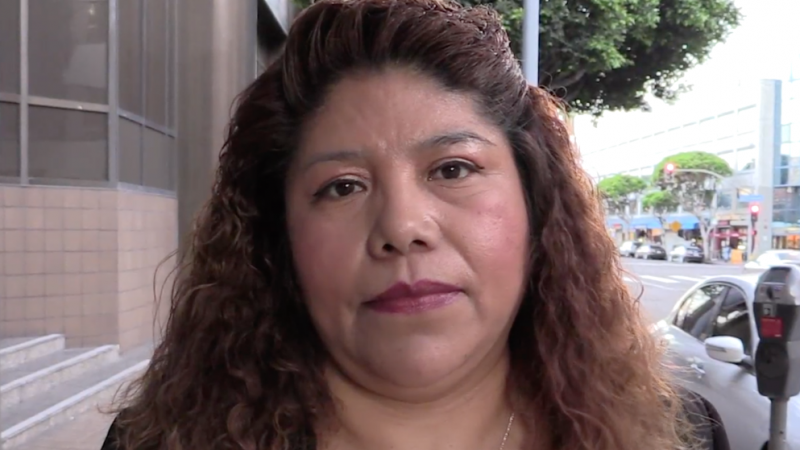 Flor Molina dejó su México natal con la promesa de un trabajo en Estados Unidos. Al llegar a Los Ángeles, se convirtió en presa fácil de los traficantes humanos y fue esclavizada durante cuarenta días./ Aitana Vargas (2018)