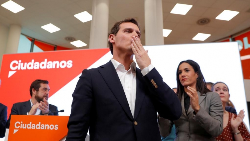 El hasta ahora líder de Ciudadanos, Albert Rivera, tras su comparecencia para anunciar su dimisión tras los malos resultados en las elecciones del 10-N. REUTERS/Susana Vera