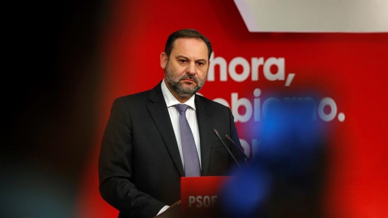 El Secretario de Organización del PSOE y ministro de Fomento en funciones José Luis Ábalos, durante la rueda de prensa esta mañana en la sede de Ferraz en Madrid. /EFE