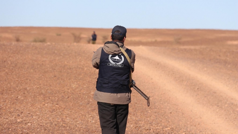 Escolta del Frente Polisario vigila una zona del Sáhara Occidental. JOSE CARMONA