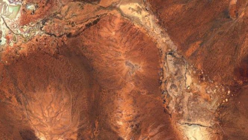 El cráter Yarrabubba se encuentra entre las localidades de Sandstone y Meekatharra (Australia). / Google Maps