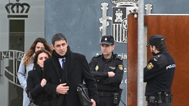 El mayor de los Mossos d'Esquadra, Josep Lluís Trapero, a su salida de una de las sesiones del juicio que se celebra celebrado en la Audiencia Nacional. EFE/Fernando Villar