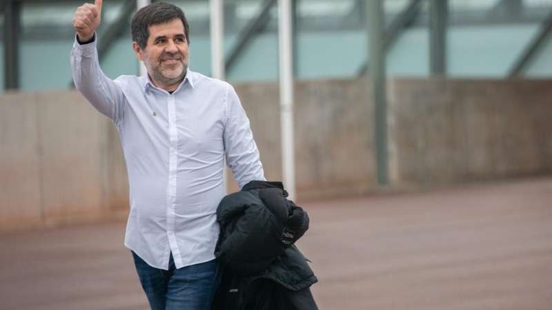 Jordi Sànchez, en sortir de la presó de Lledoners gràcies al seu primer penitenciari. EUROPA PRESS / DAVID ZORRAKINO