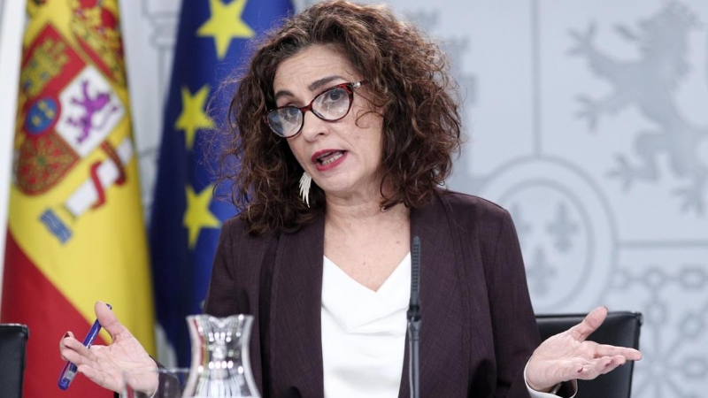 La ministra de Hacienda y Portavoz del Gobierno, María Jesús Montero, comparece en rueda de prensa ante los medios de comunicación tras el Consejo de Ministros. E.P./Eduardo Parra