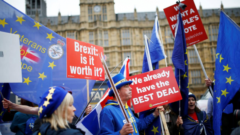 Foto de archivo de manifestantes contrarios al Brexit. REUTERS/Henry Nicholls