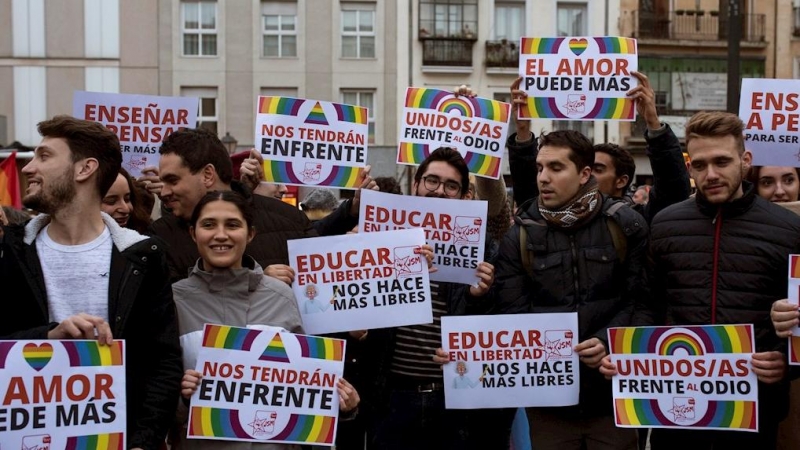 Concentración contra la censura parental en Madrid. EFE/ Luca Piergiovanni